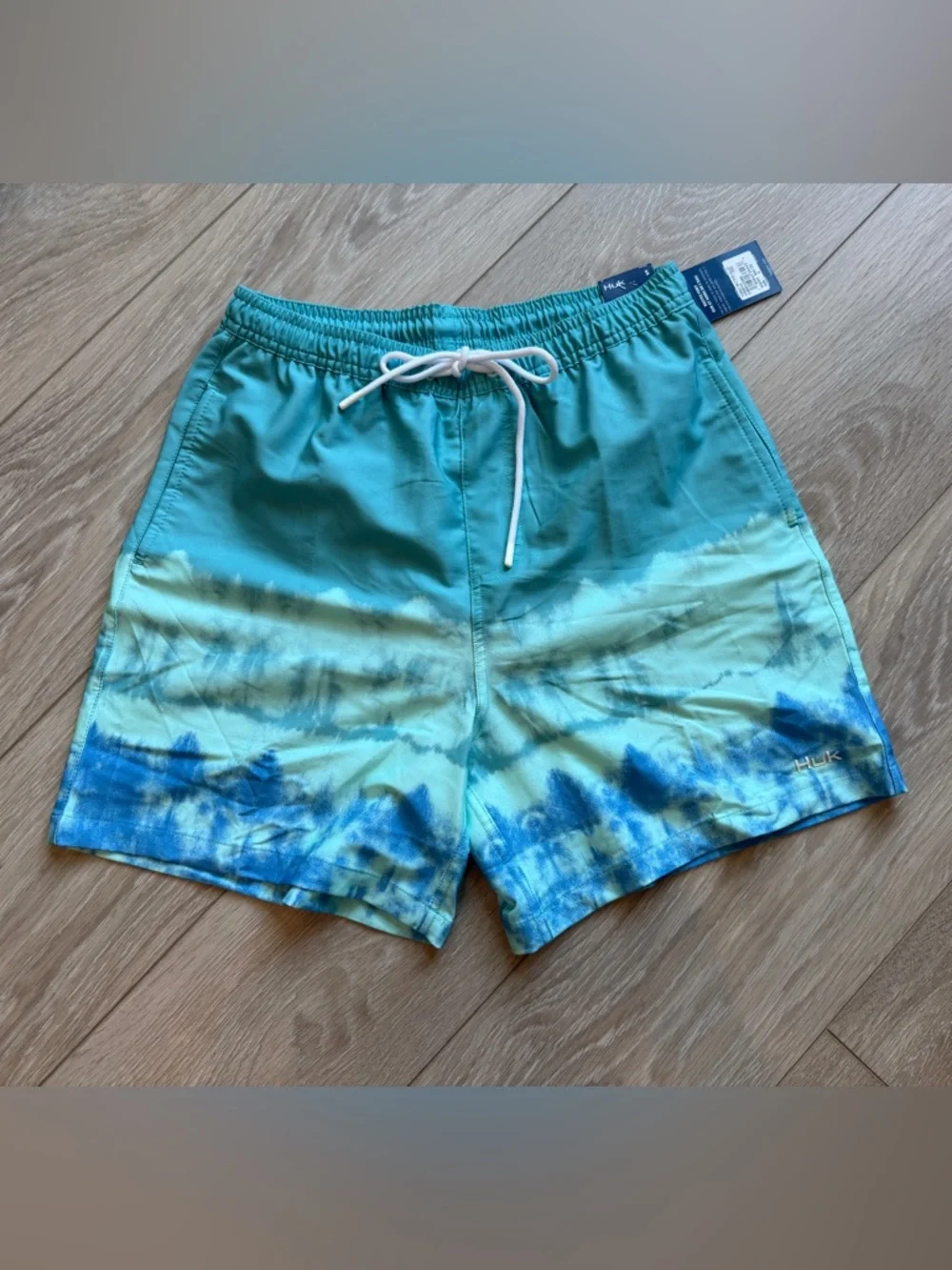 Huk Men’s Size S Pursuit Salt Dye Volley Swim Trunks Fishing Shorts Blue Aqua
